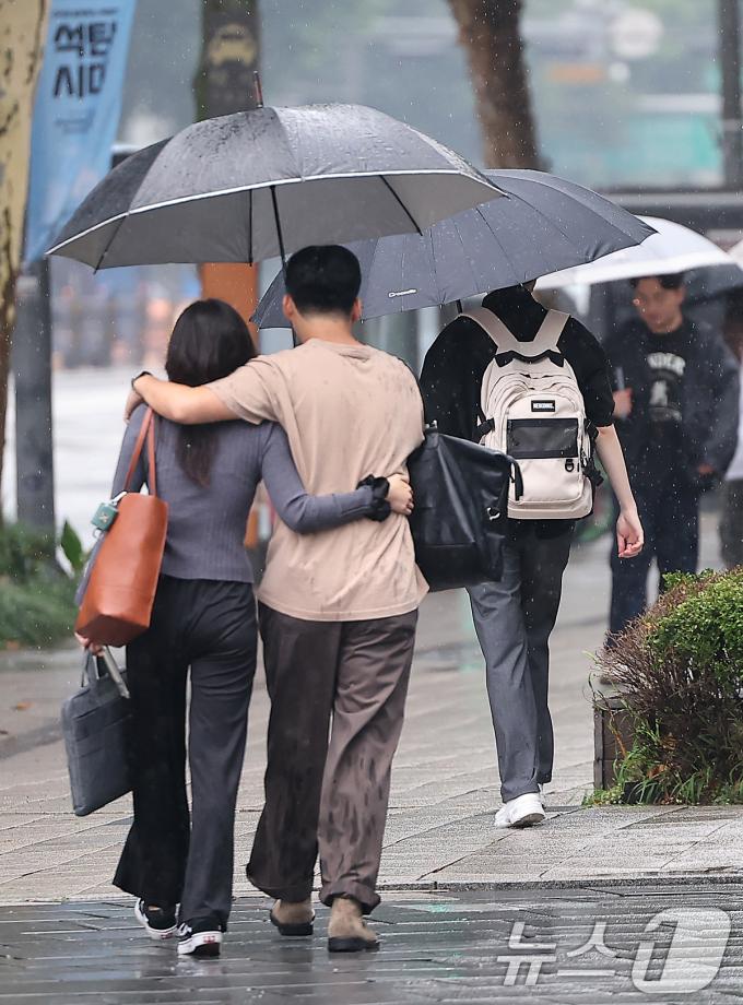 [사진] 비 내리는 토요일 서울