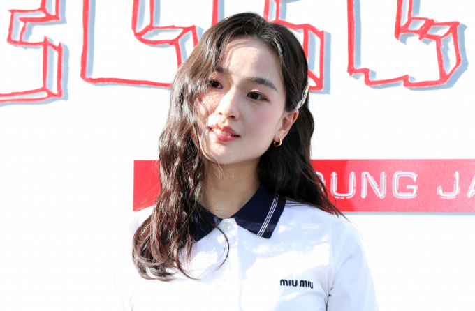 전 리듬체조 국가대표 손연재가 13일 오후 서울 강남구 미우미우 청담에서 열린 앰배서더 장원영 셀렉트 이벤트에서 포즈를 취하고 있다./사진=뉴시스 /사진=김혜진