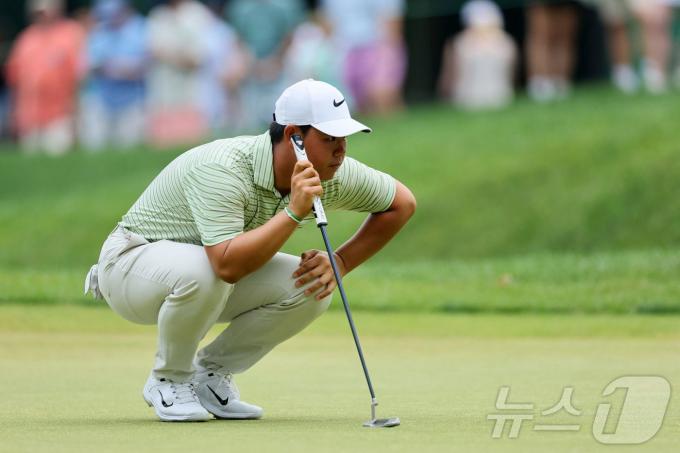 와이어투와이어 우승을 노리는 김주형. ⓒ AFP=뉴스1