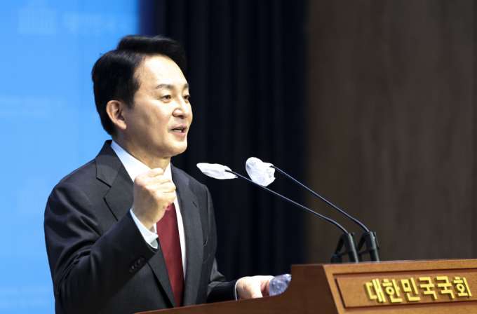 원희룡 전 국토교통부 장관이 23일 오후 서울 여의도 소통관에서 열린 당대표 출마선언 기자회견에서 출마선언을 하고 있다./사진=뉴시스 
