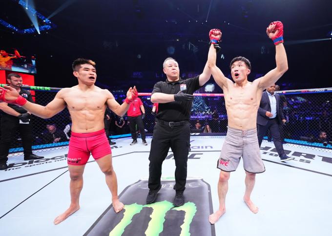 UFC 파이터가 된 이창호(오른쪽)(UFC 제공)