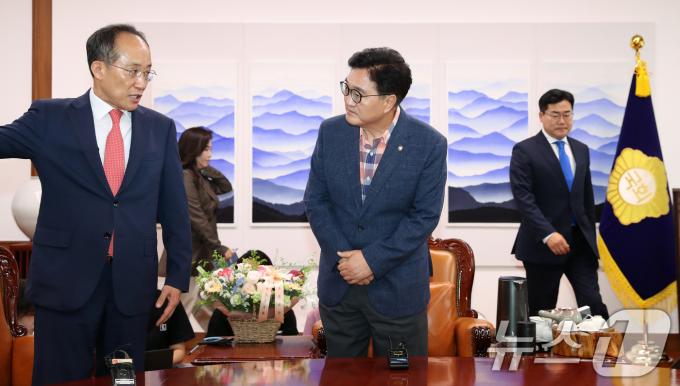 [사진] 우원식 국회의장 '양당 원 구성 합의 이끌 복안은?'