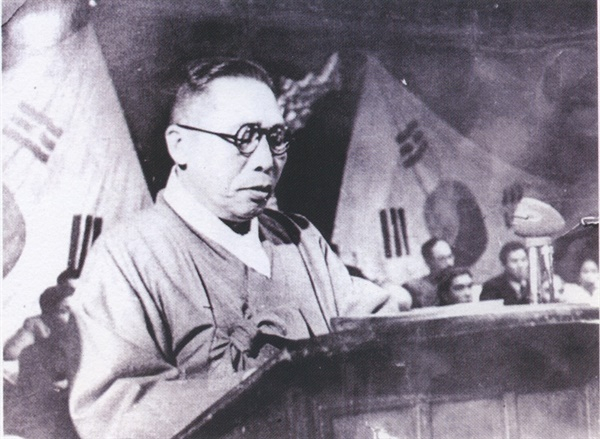 백범 김구 선생이 지난 1948년 4월22일 남북제정당사회단체연석회의에서 축사를 하고 있다. /사진=백범김구선생기념사업협회