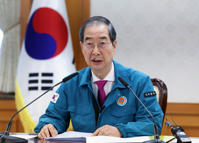 한덕수 국무총리가 경기 화성시 리튬전지 제조공장 화재 현장을 방문했다. 사진은 한 총리가 지난 16일 서울 종로구 정부서울청사에서 열린 의사집단행동 중앙재난안전대책본부 회의에서 발언하는 모습. /사진=뉴시스