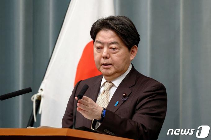 하야시 요시마사 일본 관방장관이 지난 2월 도쿄 총리관저에서 기자회견을 하는 모습<자료사진>. 2024.02.21. ⓒ AFP=뉴스1 ⓒ News1 정윤영 기자