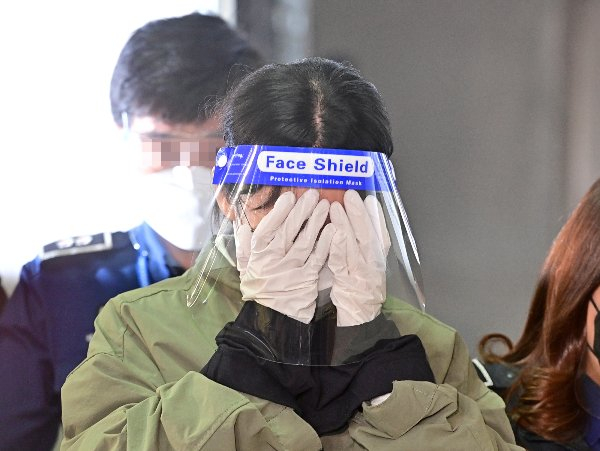 이은해가 지난 2022년 4월19일 구속 전 피의자 심문(영장실질심사)을 받기 위해 인천시 미추홀구 인천지방법원으로 들어서고 있다. /사진=뉴스1(공동취재단)