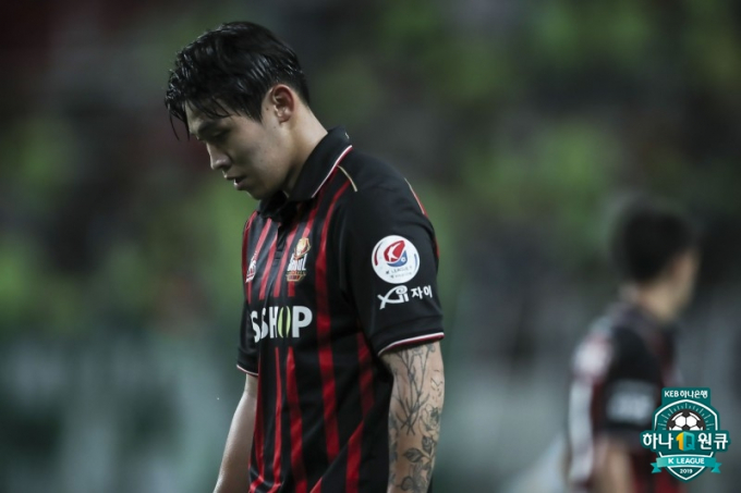 K리그1 서울 구단이 음주운전 은폐 물의를 일으킨 황현수와 계약을 해지했다. /사진= 한국프로축구연맹