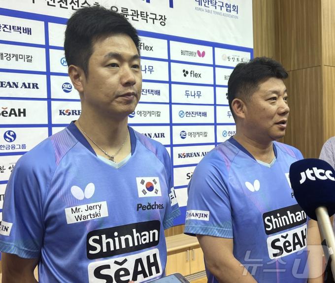 주세혁 남자 탁구 대표팀 감독(왼쪽)과 오광헌 여자 탁구 대표팀 감독. 2024.6.25/뉴스1 ⓒ News1 이상철 기자