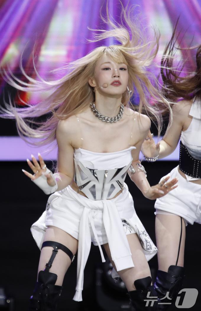[사진] 우아 나나, 긴 머리 찰랑