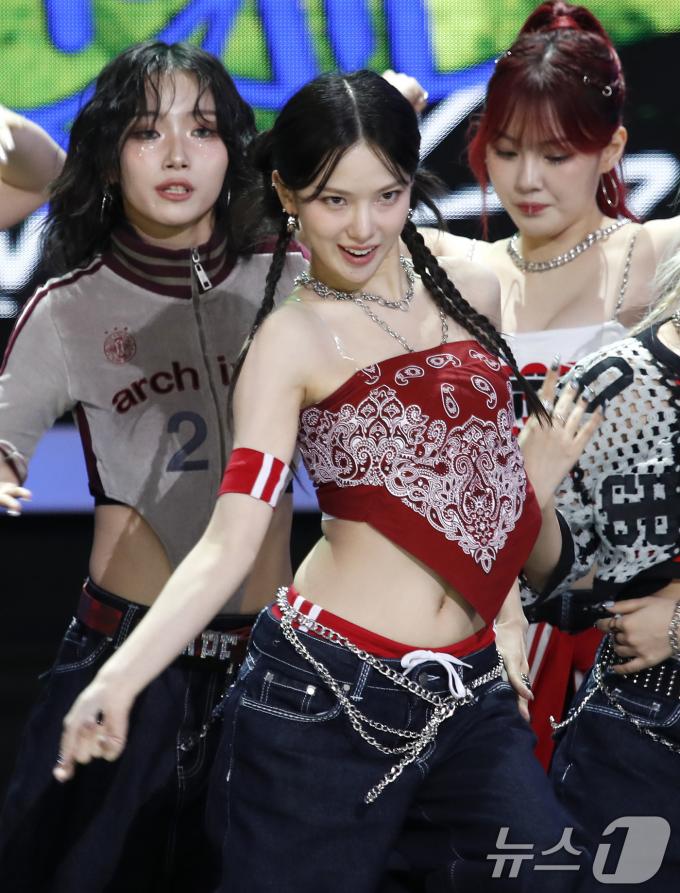 [사진] 케플러 최유진, 요염한 유혹