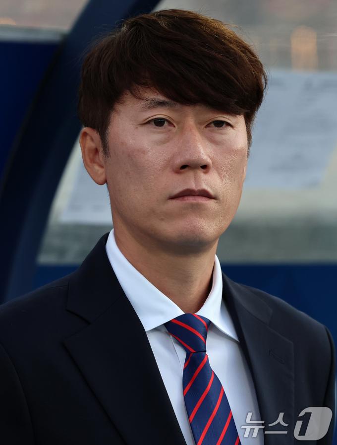 [사진] 김은중 감독, 진지한 눈빛