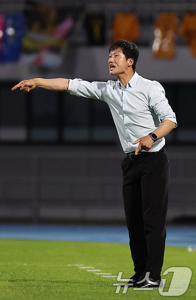 [사진] 이정효 감독, 공격 앞으로!