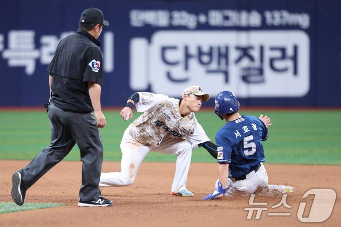 [사진] 도루 실패하는 서호철