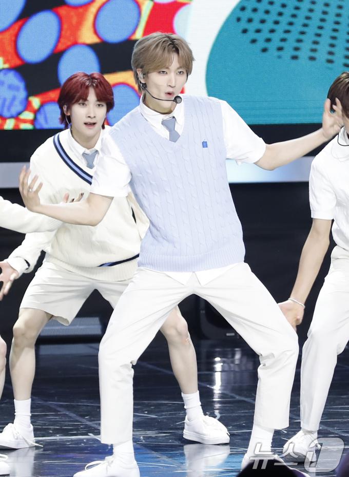 [사진] 루탄, 비타민 무대