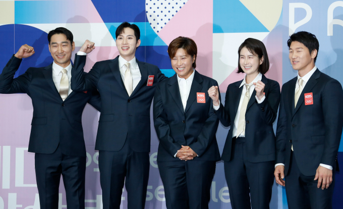 전 골프선수 박세리가 해설위원으로 파리올림필을 향한다. 사진은 26일 서울 영등포구 여의도 KBS 신관에서 진행된 KBS방송단 발대식에 참석한 김정환(펜싱), 김준호(펜싱), 박세리(골프), 기보배(양궁), 이원희(유도) 해설위원(왼쪽부터). /사진=뉴스1