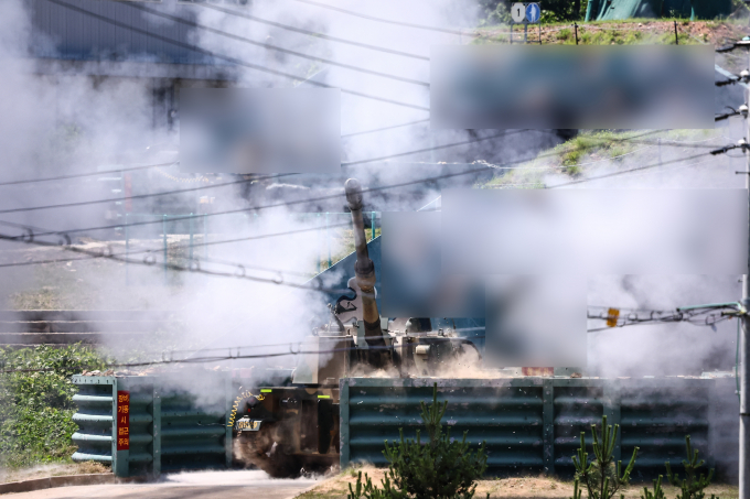 우리 군이 9·19 남북군사합의 효력 정지 선언 이후 처음으로 백령도와 연평도 등 서북도서에서 실사격 훈련을 단행했다. 사진은 26일 인천시 옹진군 연평도의 한 해병대 포 사격훈련장에서 K-9 자주포가 포사격 훈련을 하는 모습. /사진=뉴시스