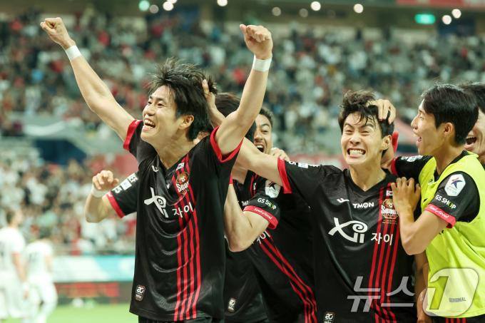 [사진] FC 서울 류재문 '승리가 눈 앞에'