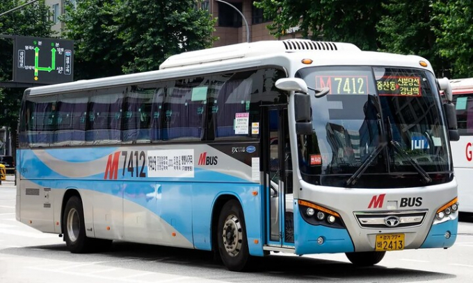 중산마을~마두역~강남역을 운행하는 M7412 버스. / 사진제공=고양특례시