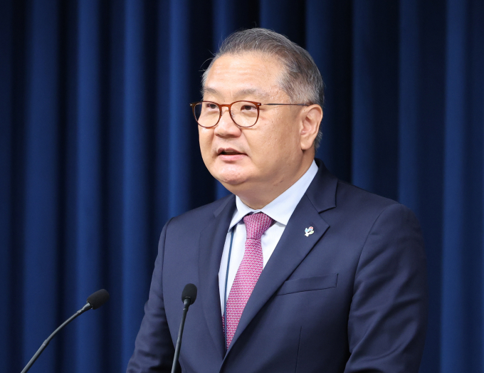 대통령실이 내년도 주요 R&D 예산은 약 24조8000억원 규모라고 밝혔다. 사진은 박상욱 대통령실 과학기술수석이 27일 서울 용산 대통령실 청사 브리핑룸에서 2025년도 R&D 재원 배분 결과 관련 브리핑을 하는 모습. /사진=뉴스1