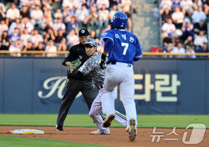 [사진] 구본혁 '더블플레이다'