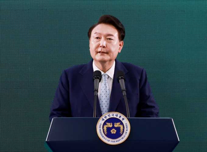 대통령실이 윤석열 대통령 이태원 참사 조작 가능성 언급 논란에 대해 왜곡된 일이라며 유감을 표했다. 사진은 윤 대통령이 지난 26일 서울 광진구 보건복지부 국립정신건강센터에서 열린 '정신건강정책 혁신위원회 1차 회의'에서 발언하는 모습. /사진=뉴시스(대통령실통신사진기자단) 