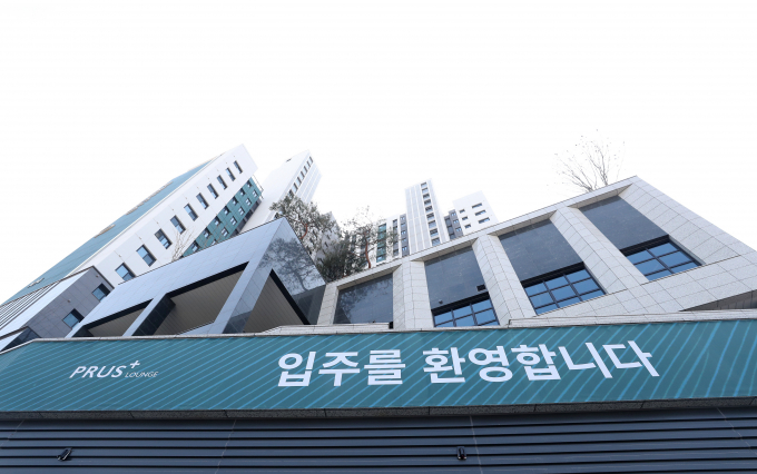 정부는 지난 3월 미분양 주택이 늘어남에 따라 CR리츠를 활성화하겠다고 발표했다. 사진은 서울의 한 미분양 아파트 모습. /사진=뉴스1