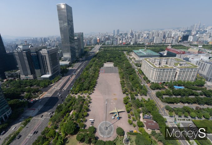 [머니S포토] 서울달, 상공 130m에서 바라본 '여의도' 전경