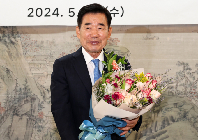 국민의힘이 김진표 전 국회의장의 회고록과 관련해 사과를 요구했다. 사진은 지난달 국회의장단 퇴임식 당시의 김 전 의장. /사진=뉴스1 