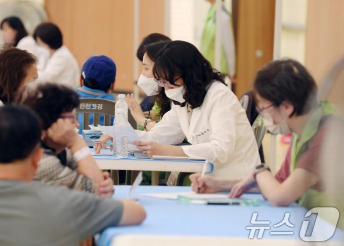 [사진] 강남구, 우리 곁에 건강 수호천사 진행