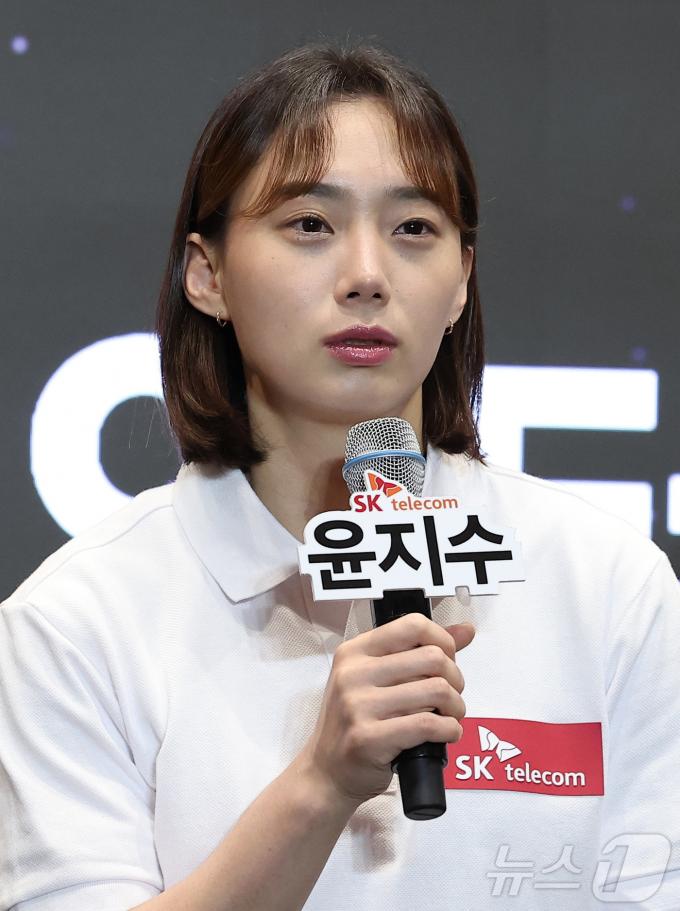 [사진] 출사표 밝히는 펜싱 윤지수