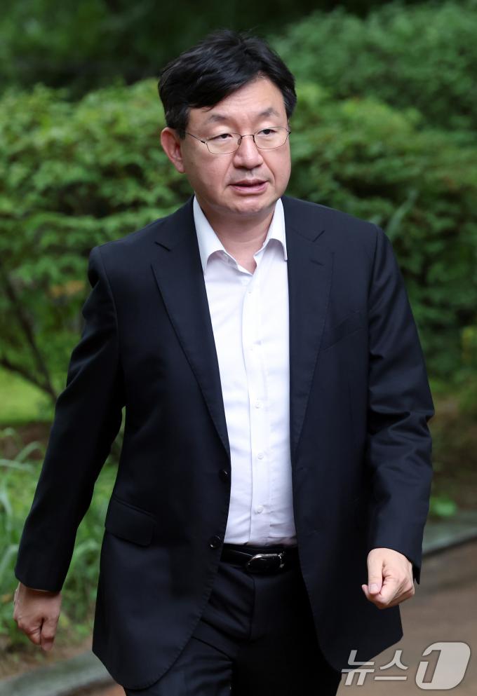 [사진] 고위당정협의회 참석하는 성태윤 정책실장