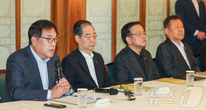 [사진] 정진석 비서실장, 고위당정협의회 발언
