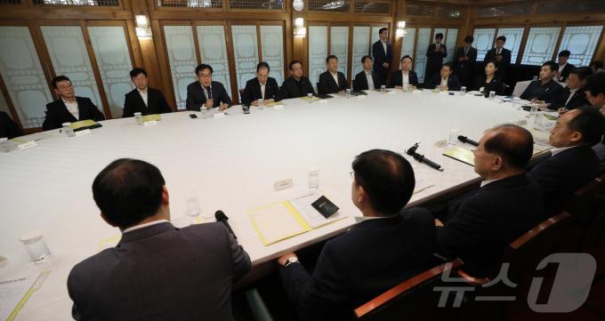 [사진] 총리공관에서 진행된 제19차 고위당정협의회