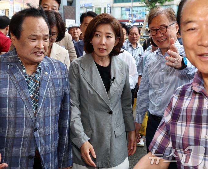 [사진] 광장시장 찾은 나경원·최재형