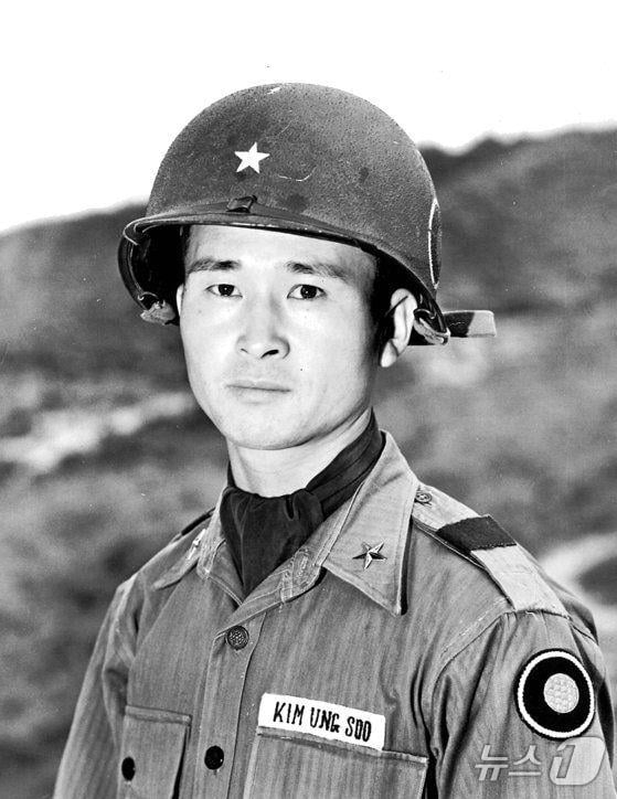 [사진] '화살머리고지 사수' 김웅수 소장, 7월의 6·25전쟁영웅