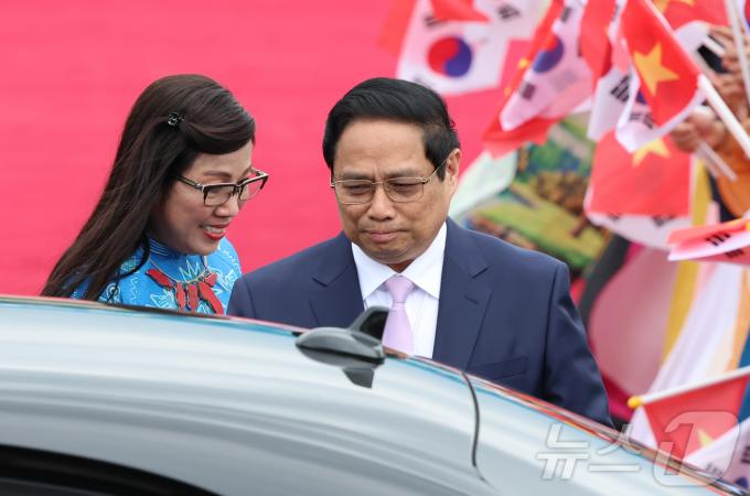 [사진] 한국 찾은 베트남 총리 내외