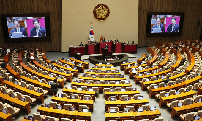 국회는 오는 2~4일 본회의를 열고 대정부질문을 실시한다.사진은 지난 2월 서울 여의도 국회에서 열린 제413회국회(임시회) 제5차 본회의 경제에 대한 대정부질문에 많은 의원들이 불참한 모습. /사진=뉴스1
