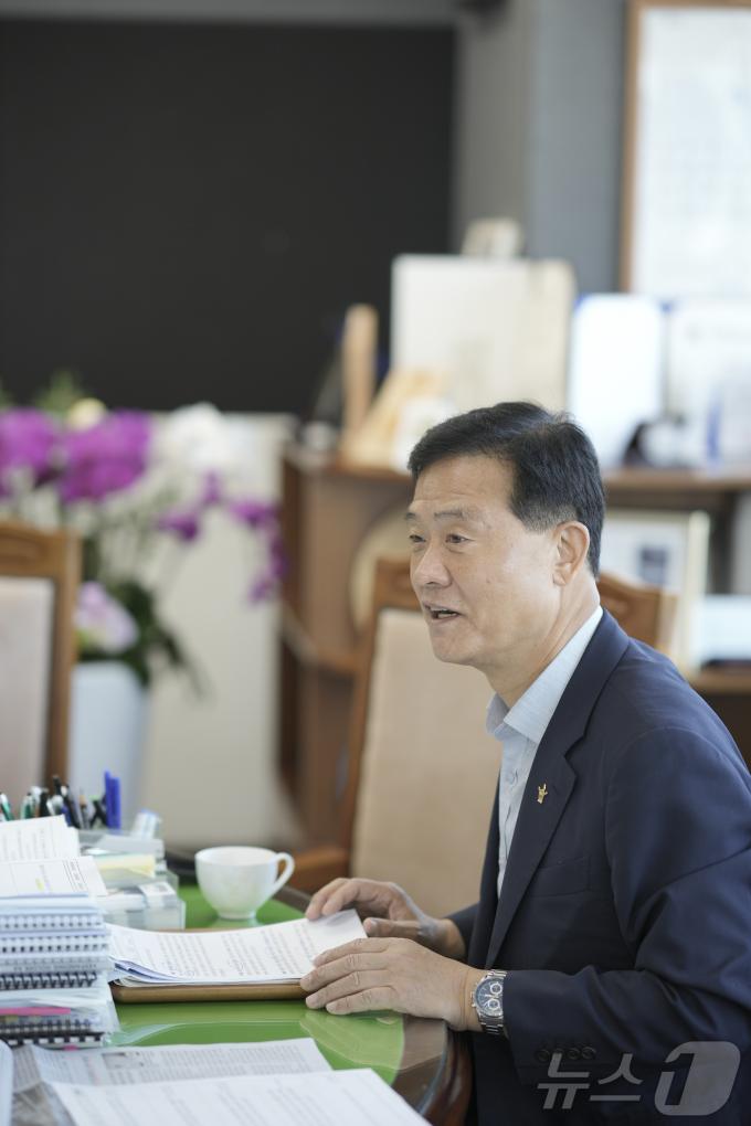 이승로 성북구청장이 지난달 19일 집무실에서 뉴스1과 인터뷰를 하고 있다. (성북구 제공)