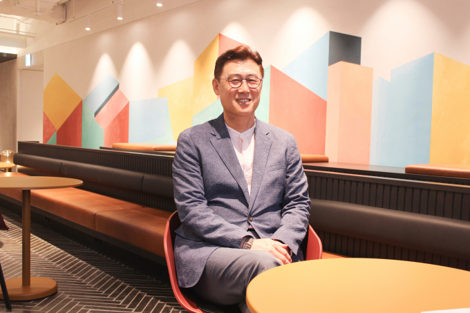 이창준 C&W 코리아 GOS팀 전무가 머니S와 인터뷰를 하고 있다./사진제공=C&W코리아