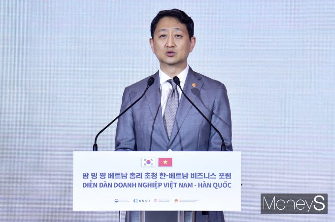 [머니S포토] 안덕근 장관 