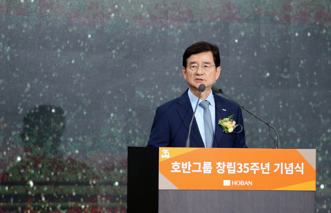 호반그룹 창립 35주년 기념식을 열고 상생과 발전 의지를 드러냈다. 사진은 1일 열린 기념식에 참석했던 김선규 호반그룹 회장. /사진=호반그룹