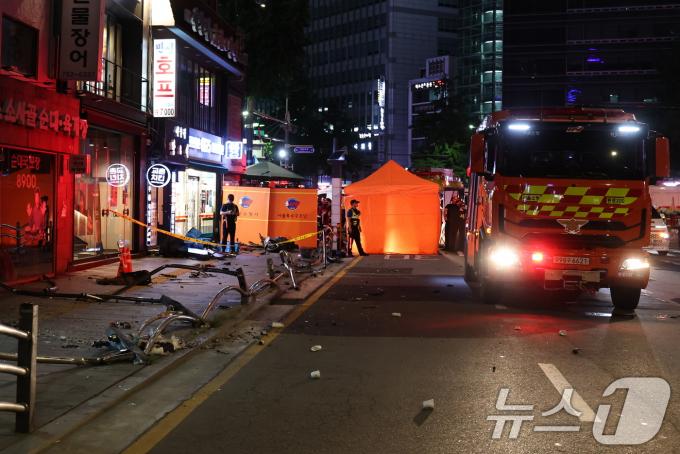 [사진] 서울 시청역 교차로서 차량 인도 돌진