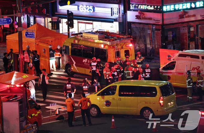 [사진] 시청역 인근서 대형 교통사고…13명 사상자 발생