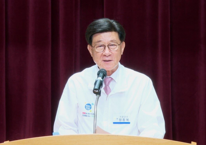 정종복 기장군수가 1일 직원 정례조회에서 취임 2주년 소감을 밝히고 있다. /사진=기장군