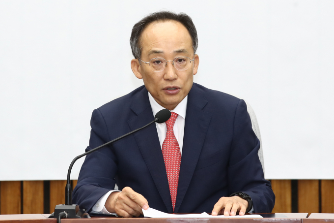 국민의힘이 지난 1일 서울시청 인근에서 13명의 사상자를 낸 교통사고 원인을 철저하게 진상규명해야 한다고 전했다. 사진은 추경호 국민의힘 원내대표가 2일 서울 여의도 국회에서 열린 원내대책회의에서 모두발언하는 모습. /사진=뉴스1