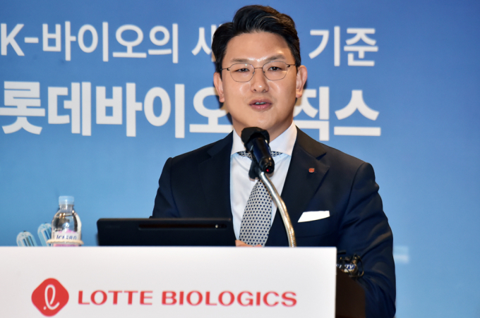 롯데바이오로직스가 3일 인천 송도에서 바이오 캠퍼스 착공식을 진행한다. 사진은 전날 착공식 관련 기자간담회에 참석한 이원직 롯데바이오로직스 대표. /사진=임한별 기자