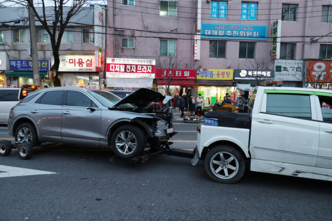 지난 2월 서울 은평구 연서시장 앞 급발진으로 의심되는 사고가 발생/ 사진=뉴시스