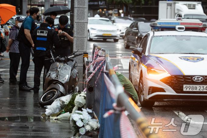 [사진] 시청역 교통사고 현장 찾은 경찰