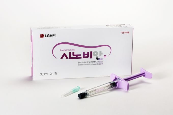 LG화학이 중국 파트너사와 함께 현지 골관절염 치료제 시장을 공략한다. 사진은 LG화학 골관절염 치료제 시노비안. /사진=LG화학 제공