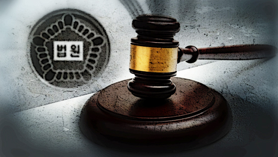 화투를 치다 싸움이나자 지인에게 흉기를 휘두른 60대가 징역 10년을 선고 받았다. /삽화=머니투데이